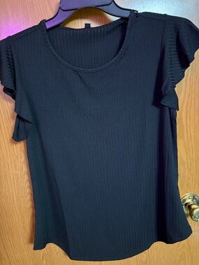 Black Ribbed Flutter Sleeve Tee - Women